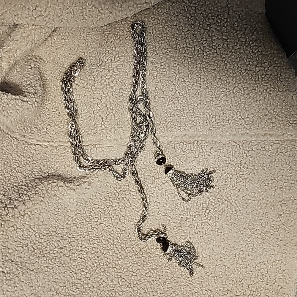 BCBG NECKLACE